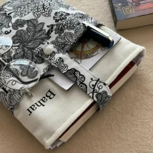 Siyah Çiçek Desenli Cepli Keten Kitap Kılıfı - Görsel 3